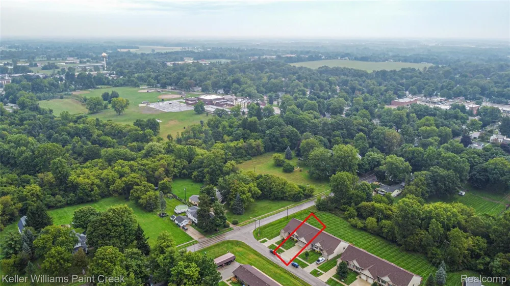 203 Jonathon Drive Almont Village, MI 48003