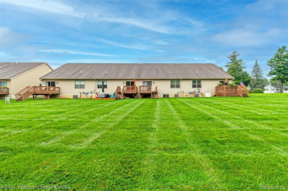 203 Jonathon Drive Almont Village, MI 48003