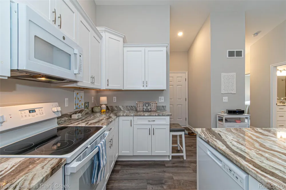 203 Jonathon Drive Almont Village, MI 48003