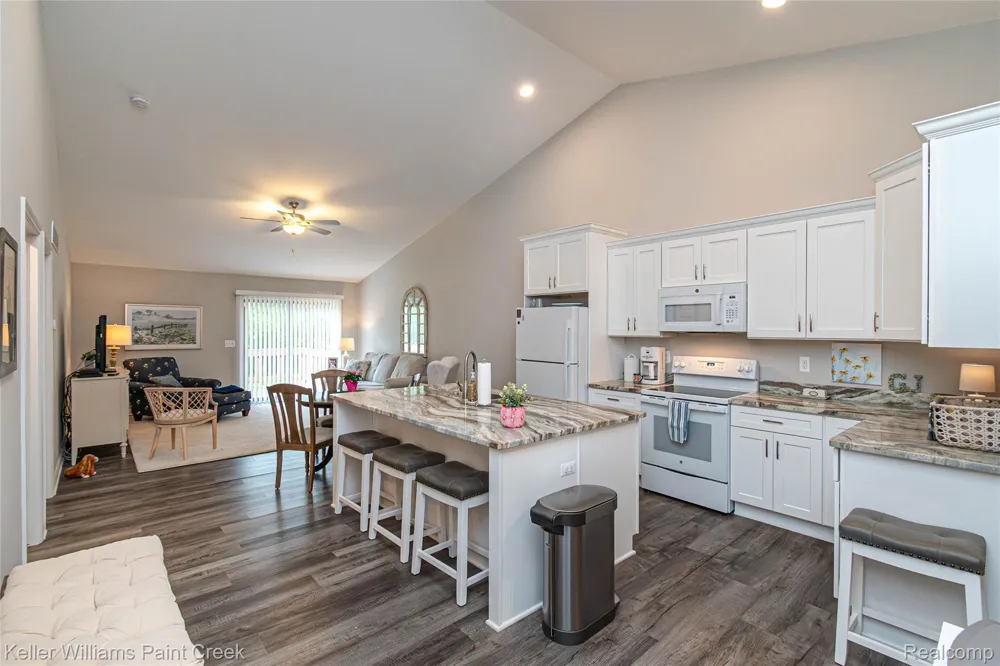 203 Jonathon Drive Almont Village, MI 48003