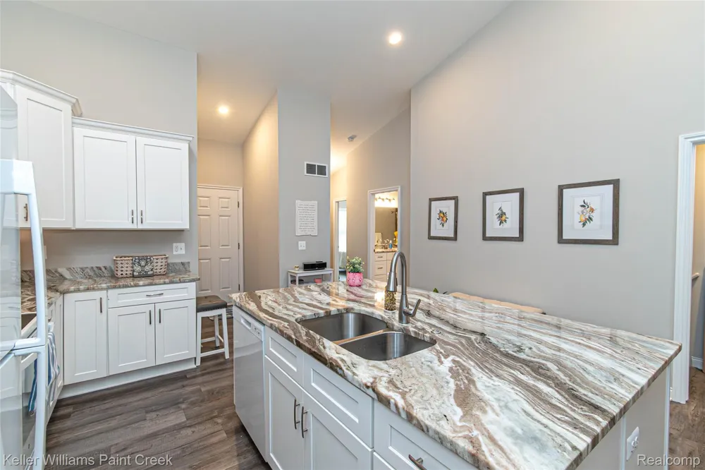 203 Jonathon Drive Almont Village, MI 48003