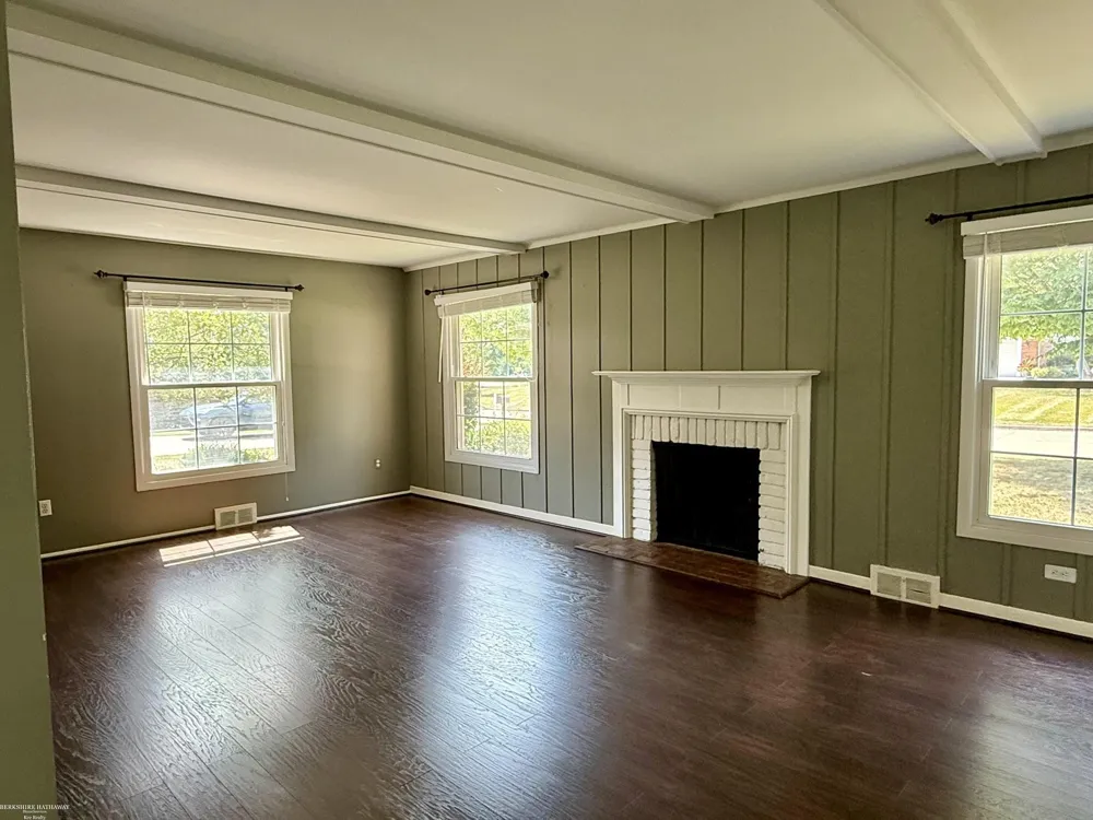 31310 Foxboro Way Beverly Hills Village, MI 48025