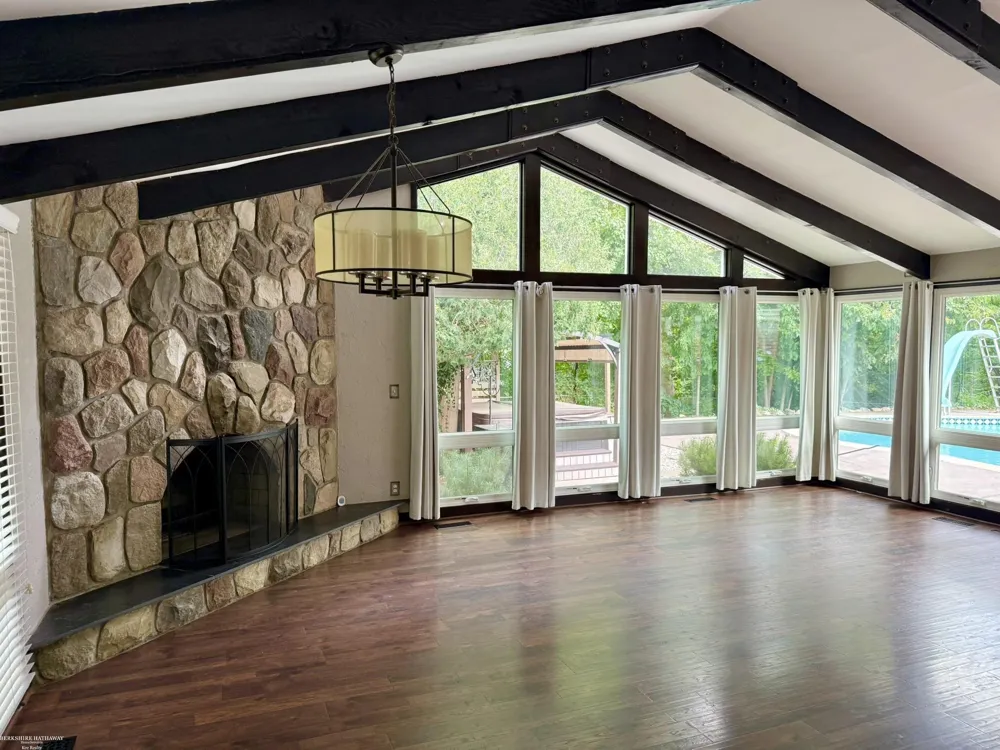 31310 Foxboro Way Beverly Hills Village, MI 48025