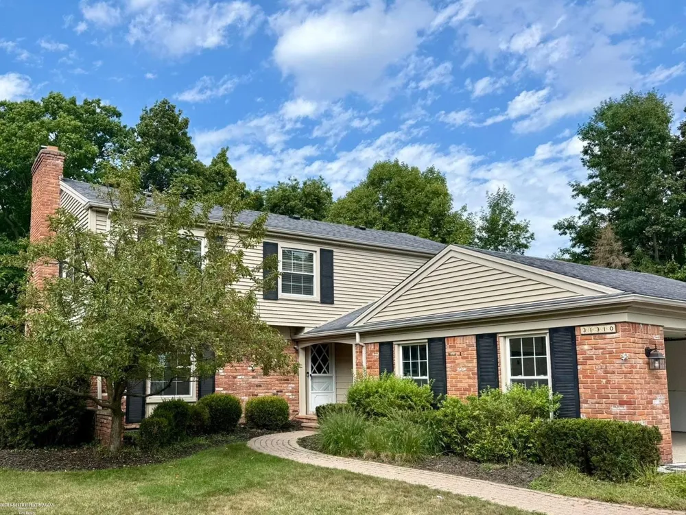 31310 Foxboro Way Beverly Hills Village, MI 48025