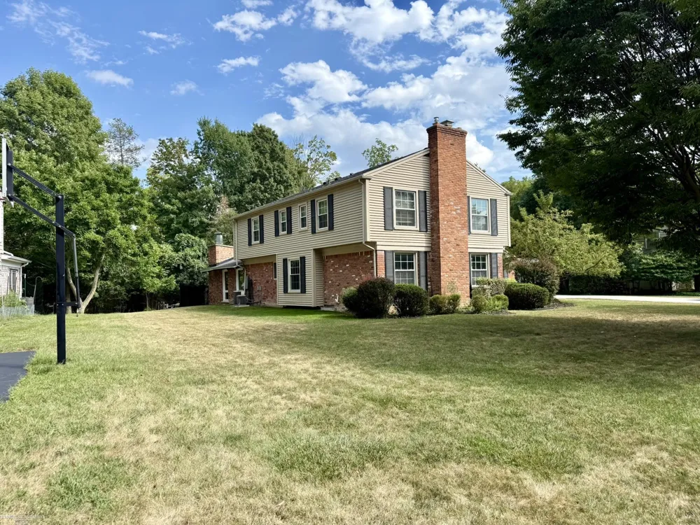 31310 Foxboro Way Beverly Hills Village, MI 48025