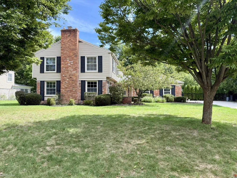 31310 Foxboro Way Beverly Hills Village, MI 48025