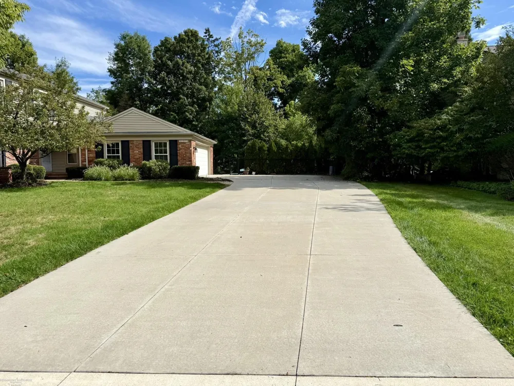 31310 Foxboro Way Beverly Hills Village, MI 48025