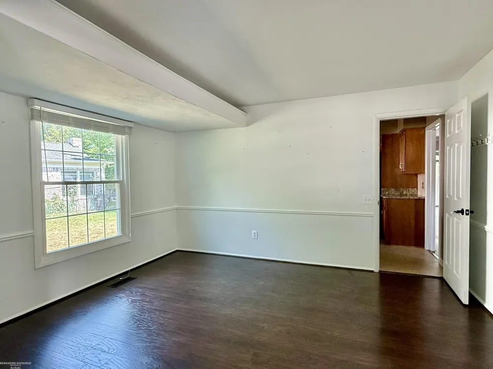 31310 Foxboro Way Beverly Hills Village, MI 48025