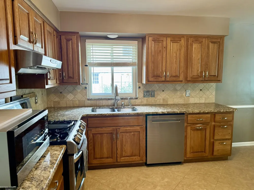 31310 Foxboro Way Beverly Hills Village, MI 48025