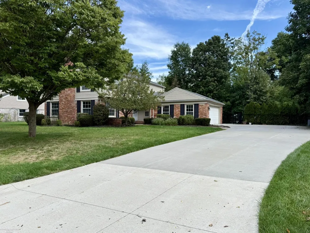 31310 Foxboro Way Beverly Hills Village, MI 48025