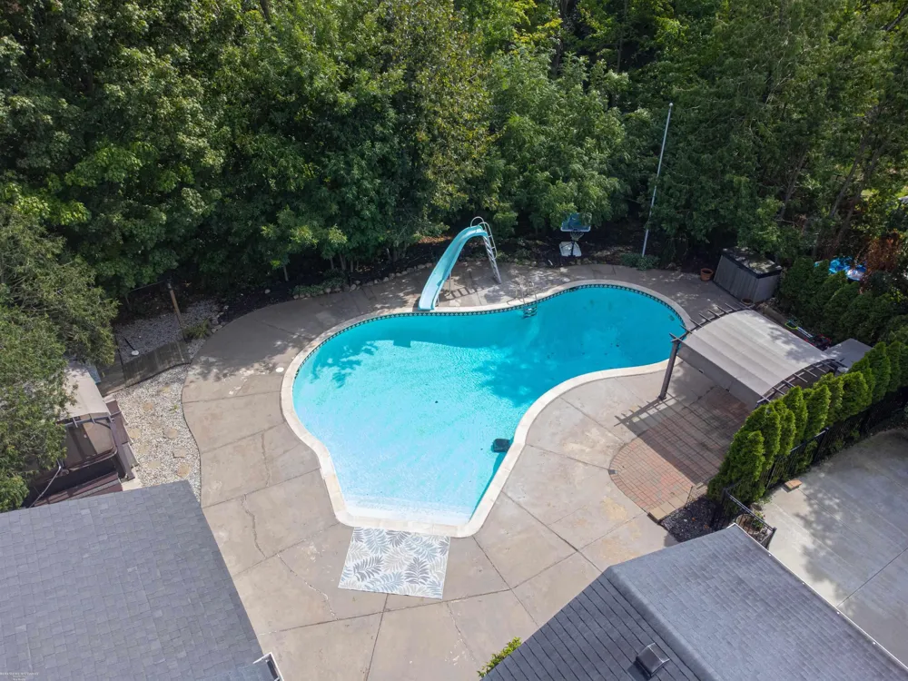 31310 Foxboro Way Beverly Hills Village, MI 48025