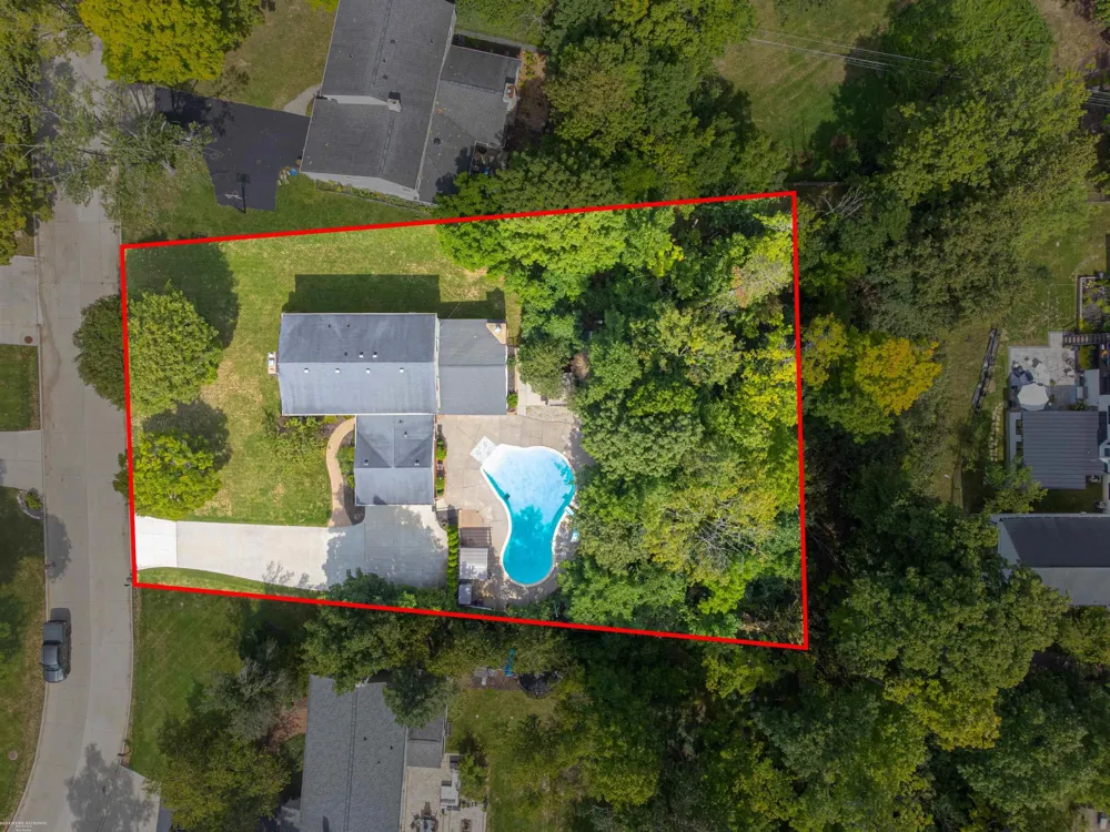 31310 Foxboro Way Beverly Hills Village, MI 48025