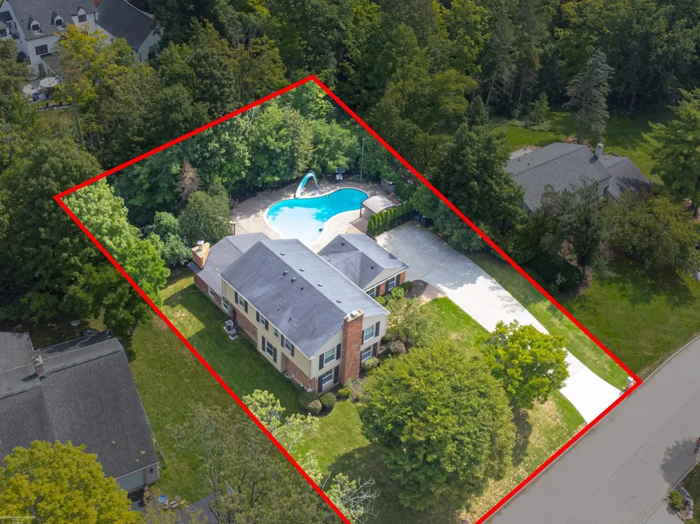 31310 Foxboro Way Beverly Hills Village, MI 48025