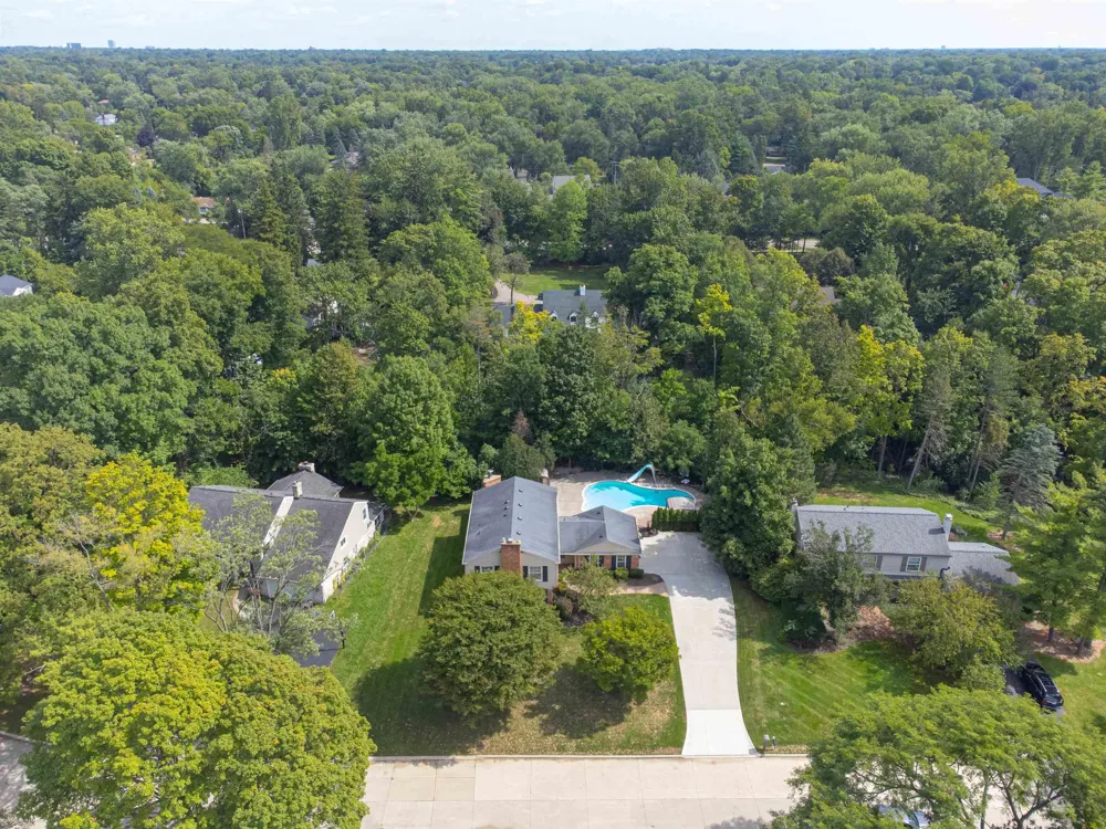 31310 Foxboro Way Beverly Hills Village, MI 48025