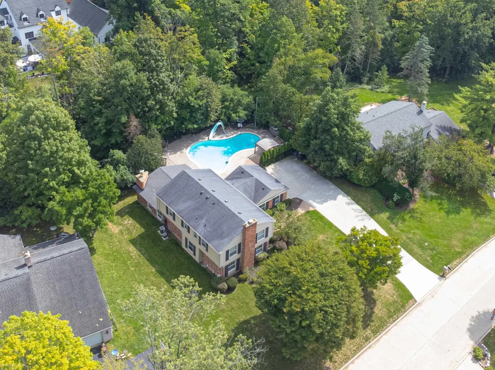 31310 Foxboro Way Beverly Hills Village, MI 48025
