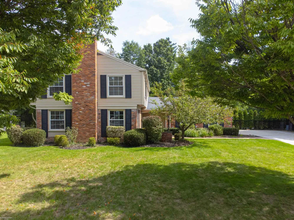 31310 Foxboro Way Beverly Hills Village, MI 48025