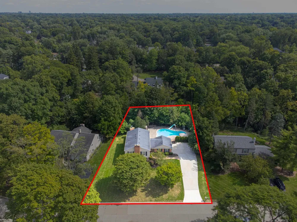 31310 Foxboro Way Beverly Hills Village, MI 48025