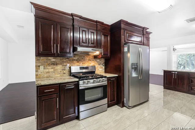 160 County Road 4801 Castroville, TX 78009