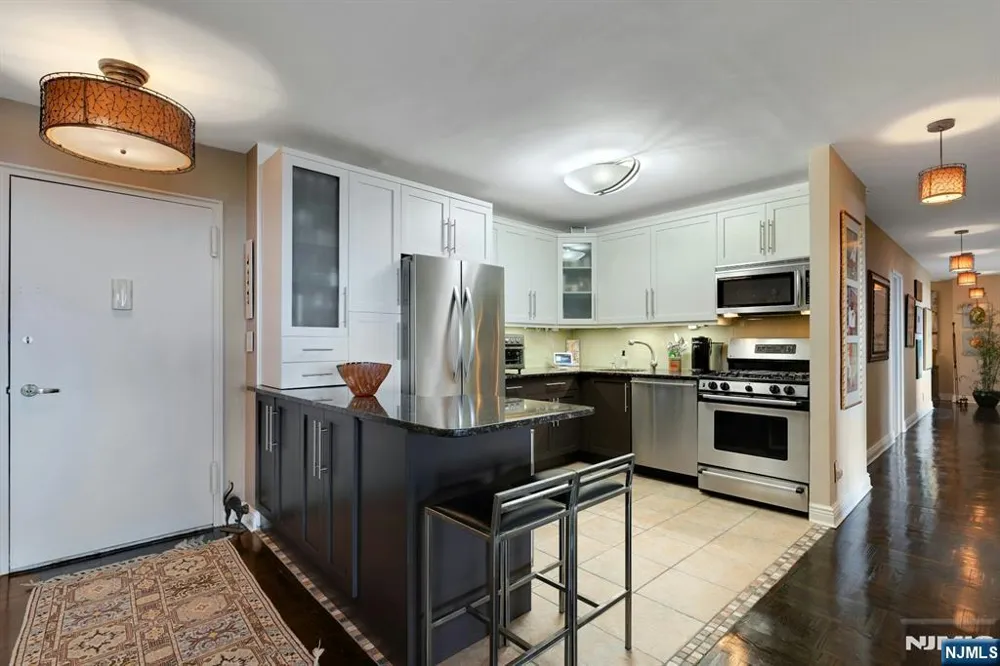 2000 Linwood Avenue 22C/D Fort Lee, NJ 07024