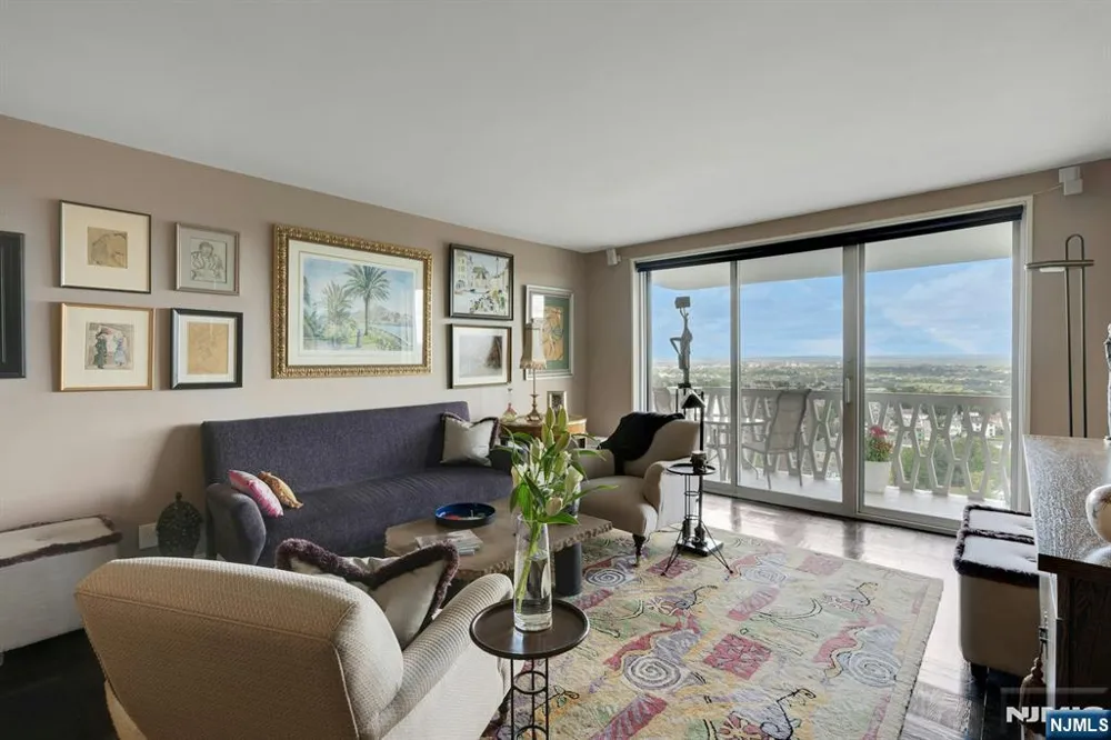 2000 Linwood Avenue 22C/D Fort Lee, NJ 07024