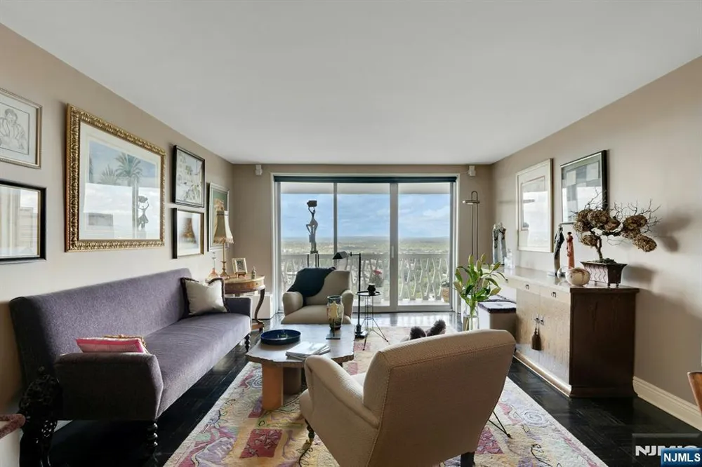 2000 Linwood Avenue 22C/D Fort Lee, NJ 07024