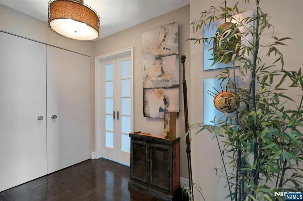 2000 Linwood Avenue 22C/D Fort Lee, NJ 07024