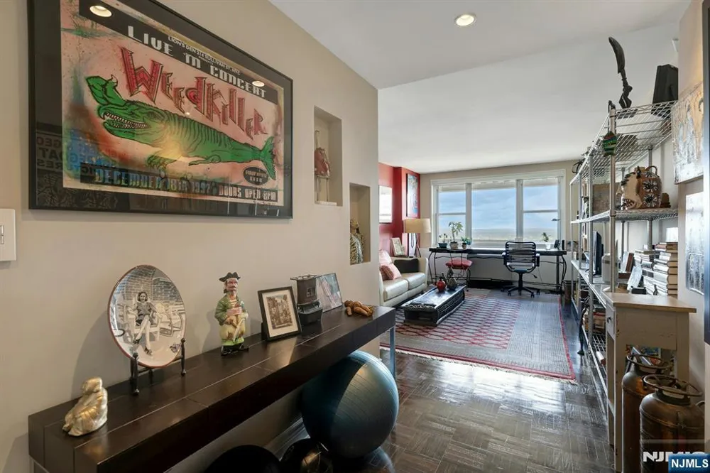 2000 Linwood Avenue 22C/D Fort Lee, NJ 07024