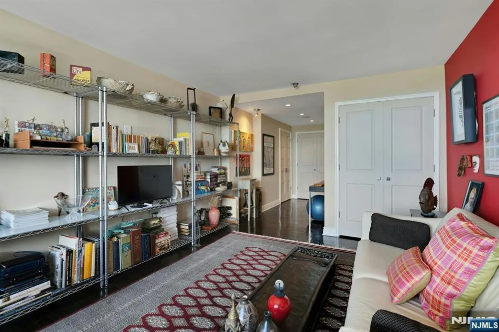 2000 Linwood Avenue 22C/D Fort Lee, NJ 07024