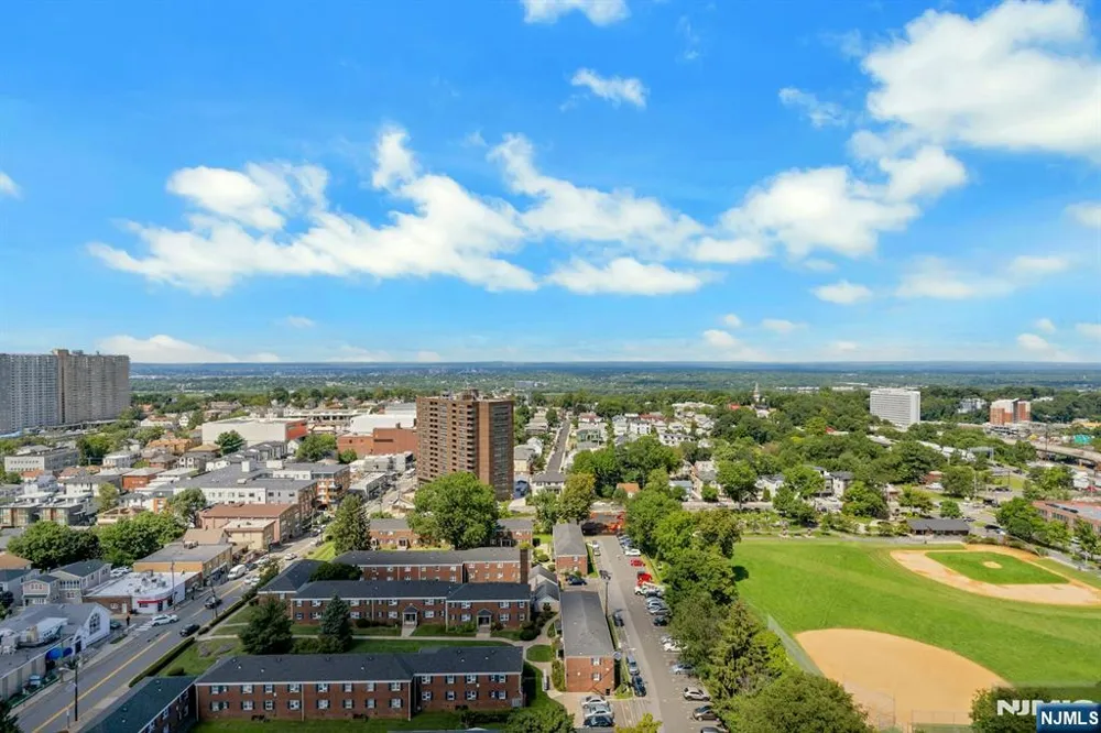 2000 Linwood Avenue 22C/D Fort Lee, NJ 07024
