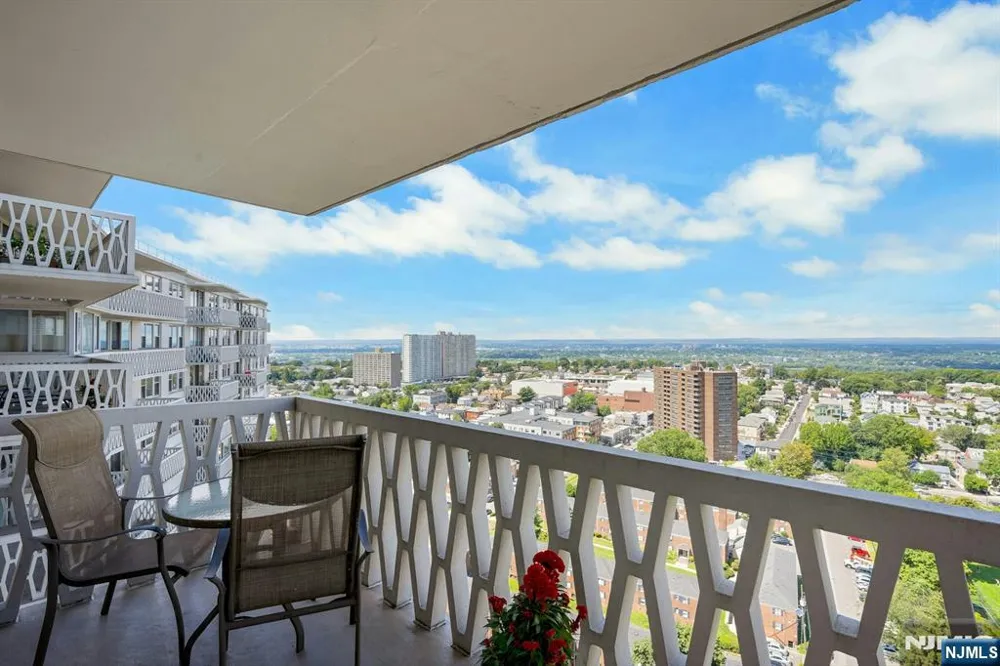 2000 Linwood Avenue 22C/D Fort Lee, NJ 07024