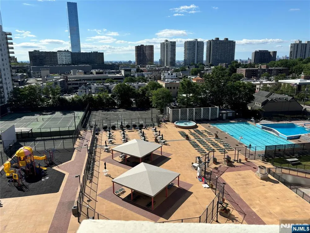 2000 Linwood Avenue 22C/D Fort Lee, NJ 07024