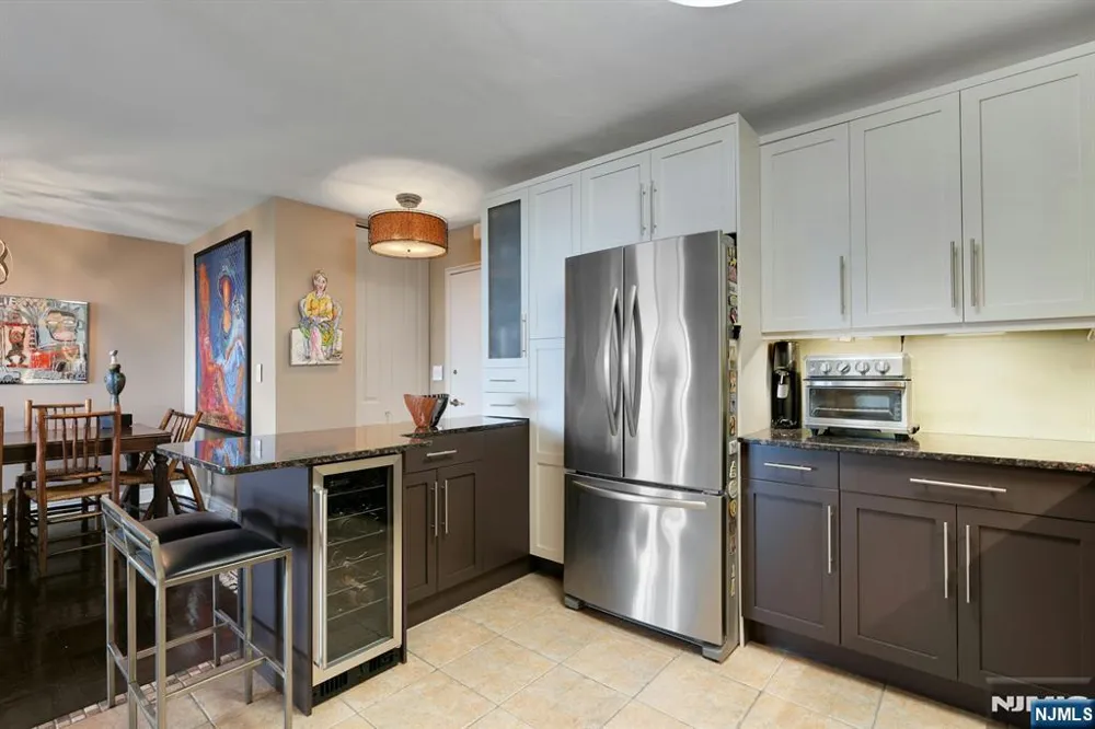 2000 Linwood Avenue 22C/D Fort Lee, NJ 07024