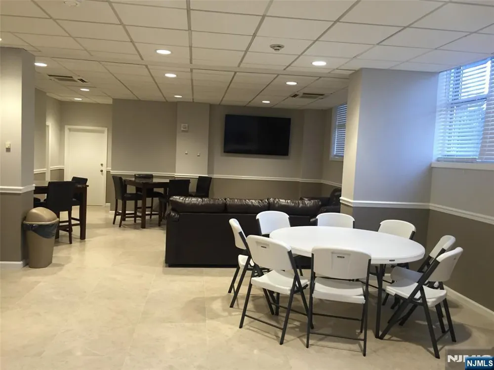 2000 Linwood Avenue 22C/D Fort Lee, NJ 07024