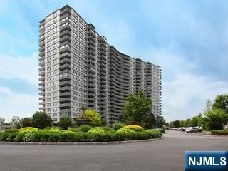 2000 Linwood Avenue 22C/D Fort Lee, NJ 07024