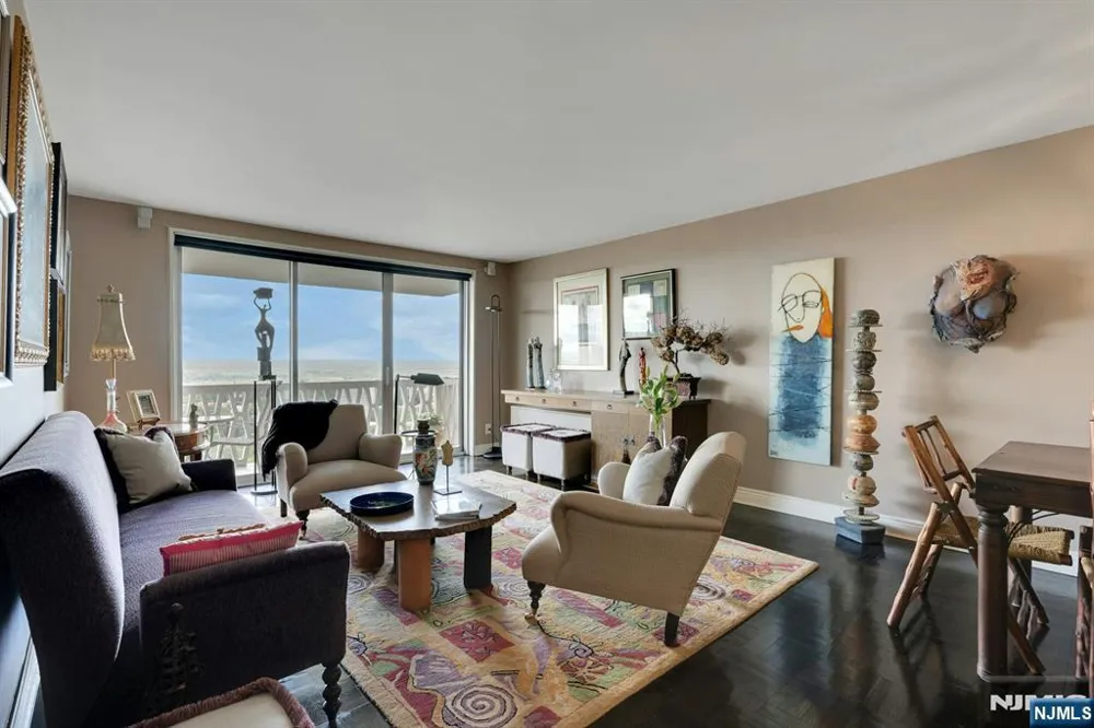2000 Linwood Avenue 22C/D Fort Lee, NJ 07024