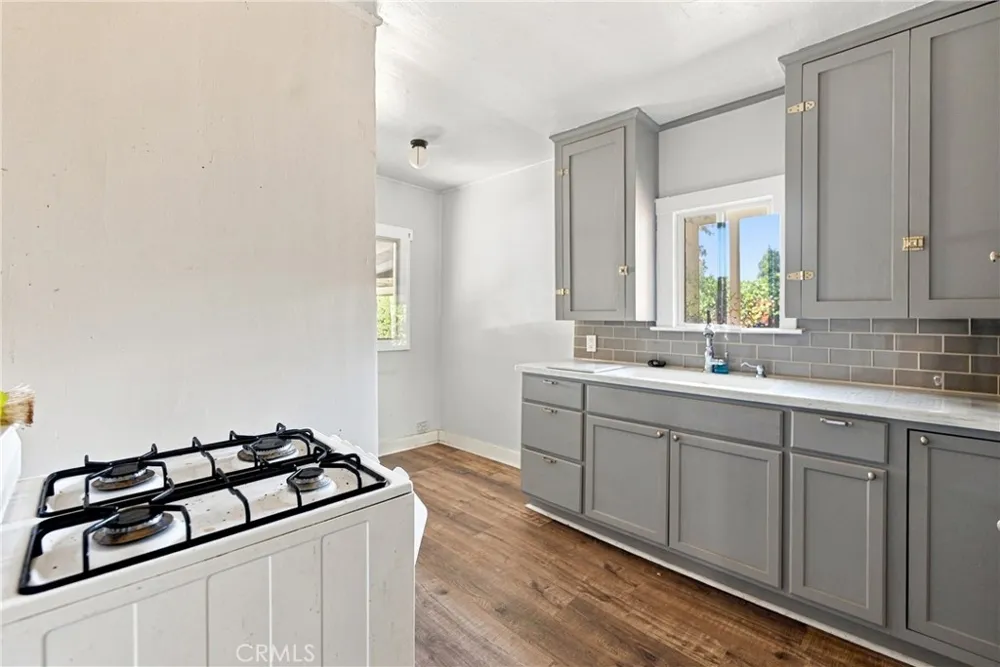 1709 Campus Road Eagle Rock, CA 90041