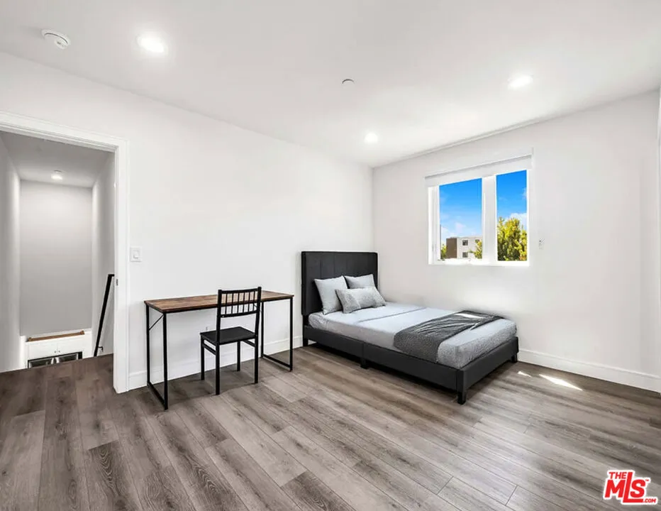1269 W 36th Street Los Angeles, CA 90007
