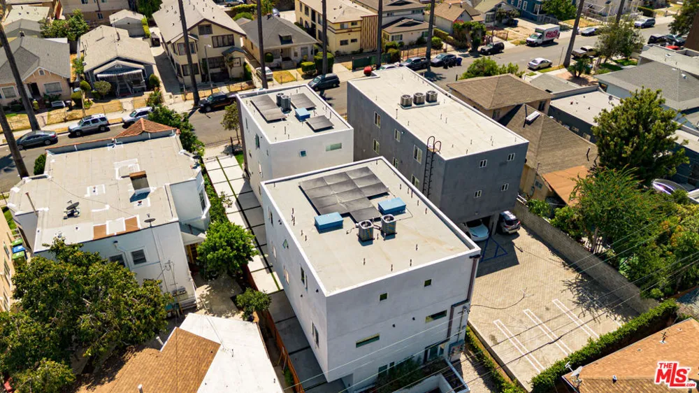 1269 W 36th Street Los Angeles, CA 90007