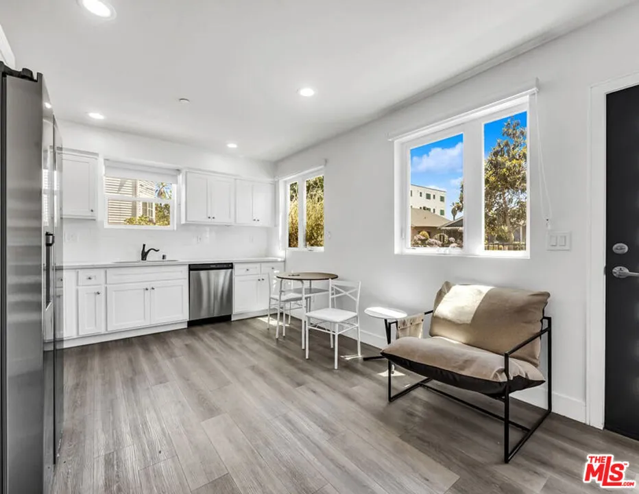 1269 W 36th Street Los Angeles, CA 90007