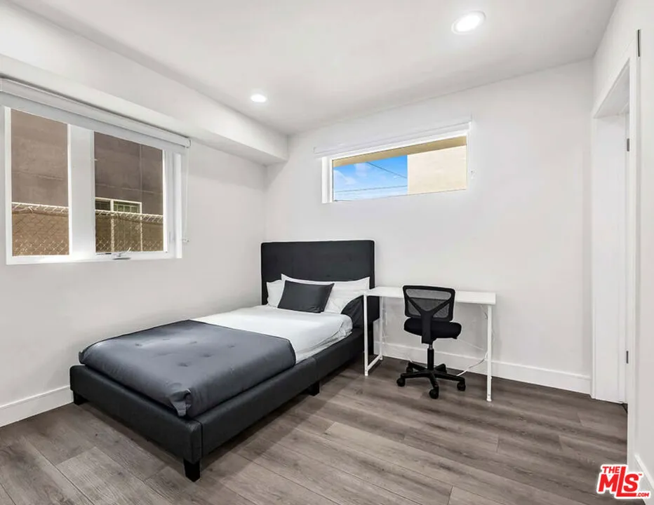 1269 W 36th Street Los Angeles, CA 90007