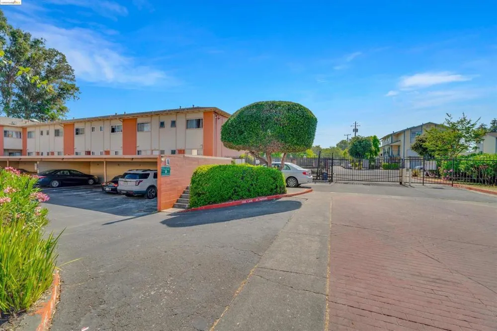 27505 Tampa Avenue #16 Hayward, CA 94544