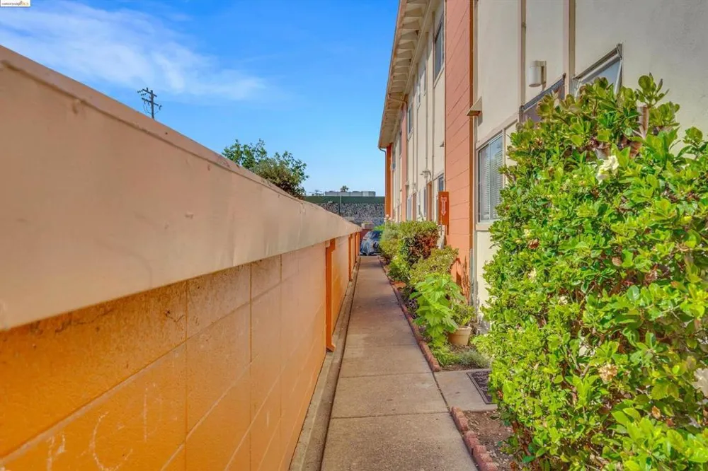 27505 Tampa Avenue #16 Hayward, CA 94544