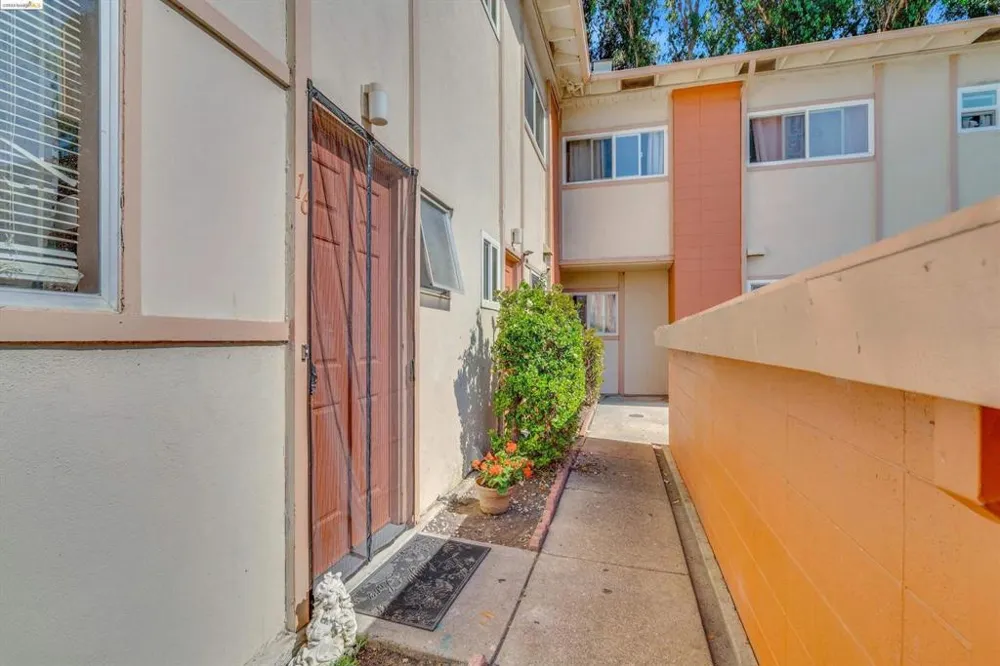 27505 Tampa Avenue #16 Hayward, CA 94544