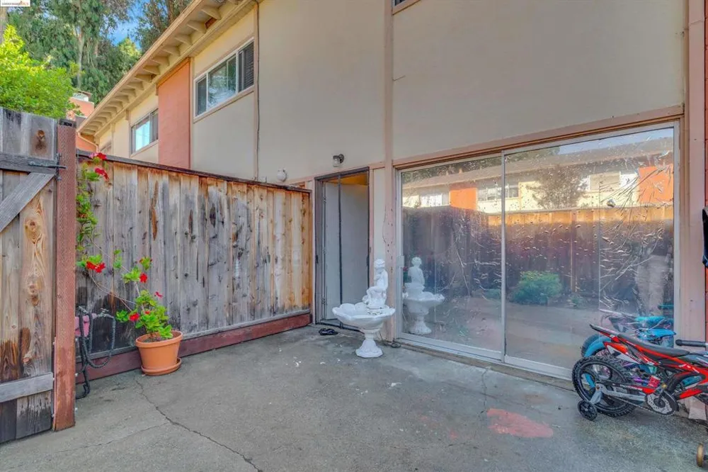 27505 Tampa Avenue #16 Hayward, CA 94544
