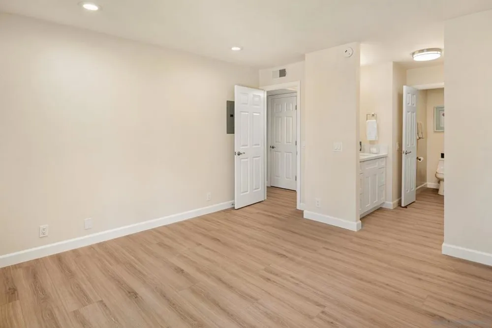 7360 Calle Cristobal #108 San Diego, CA 92126