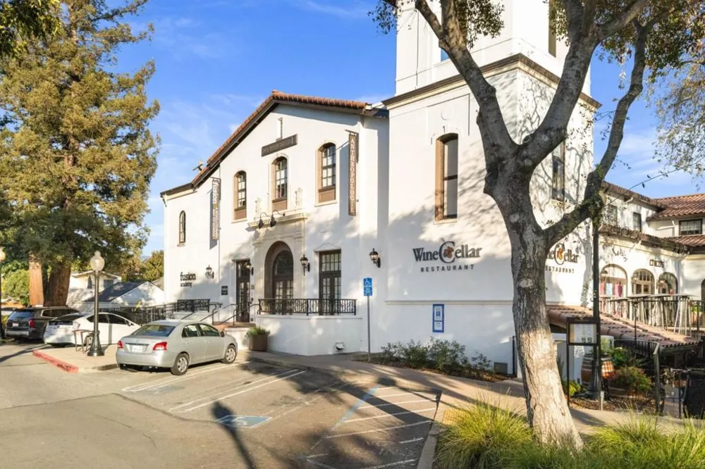 19375 Montevina Road Los Gatos, CA 95033