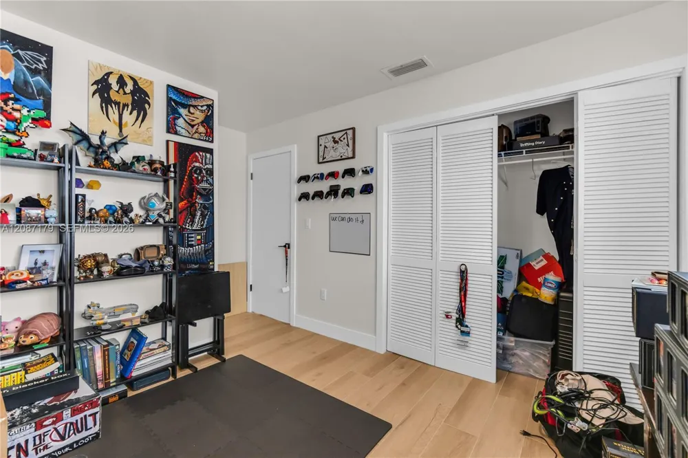 2437 SW 99th Ct Miami, FL 33165