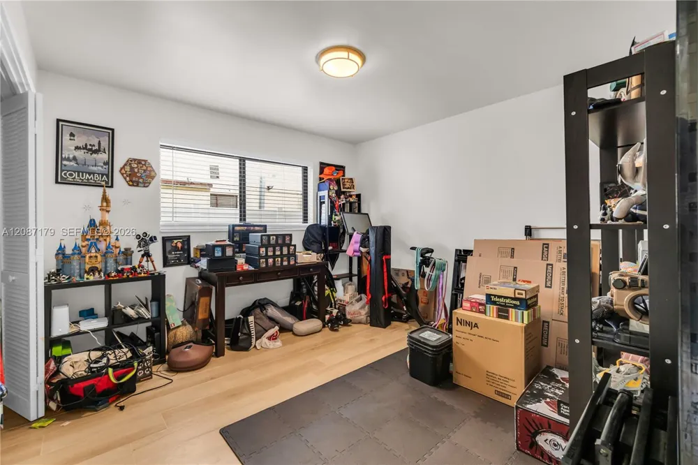 2437 SW 99th Ct Miami, FL 33165
