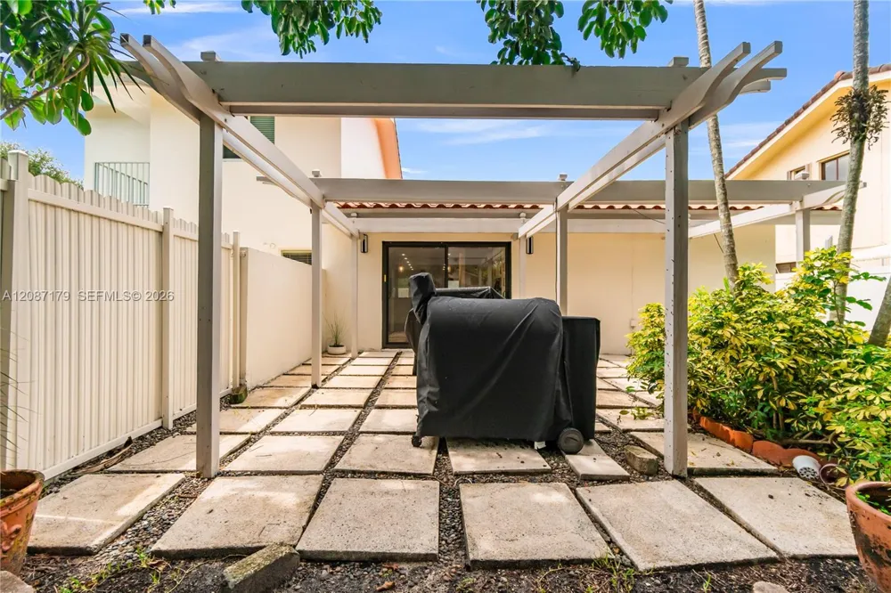 2437 SW 99th Ct Miami, FL 33165