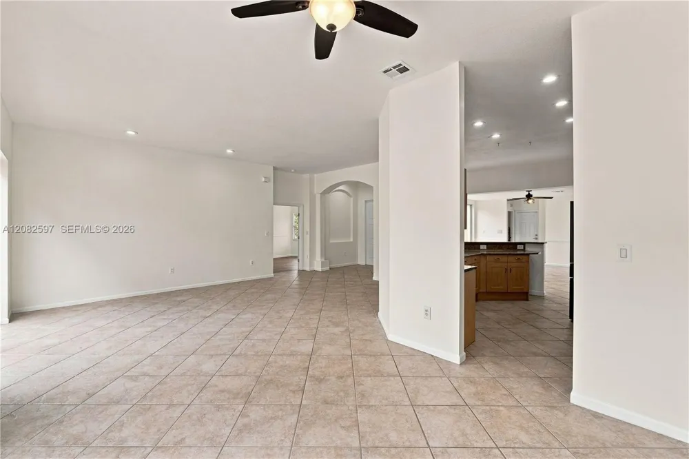 12103 NW 47th Mnr Coral Springs, FL 33076